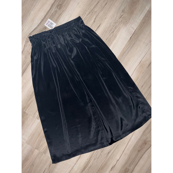 Vintage Pleated V Front Skirt - Picture 5 of 5